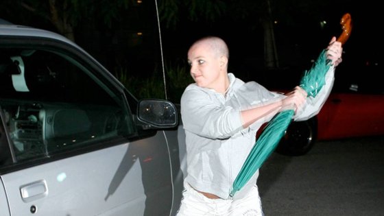 britney_spears_umbrella_01_header